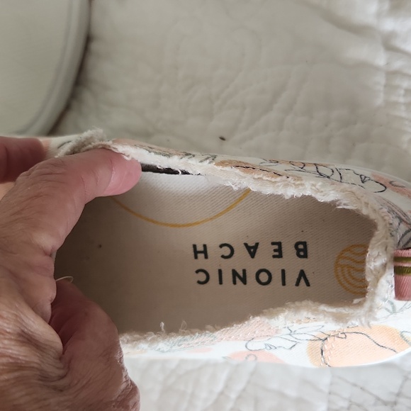 Vionic beach multi color peach,tan, cream, NWT SIZE 6.5 - Picture 6 of 6